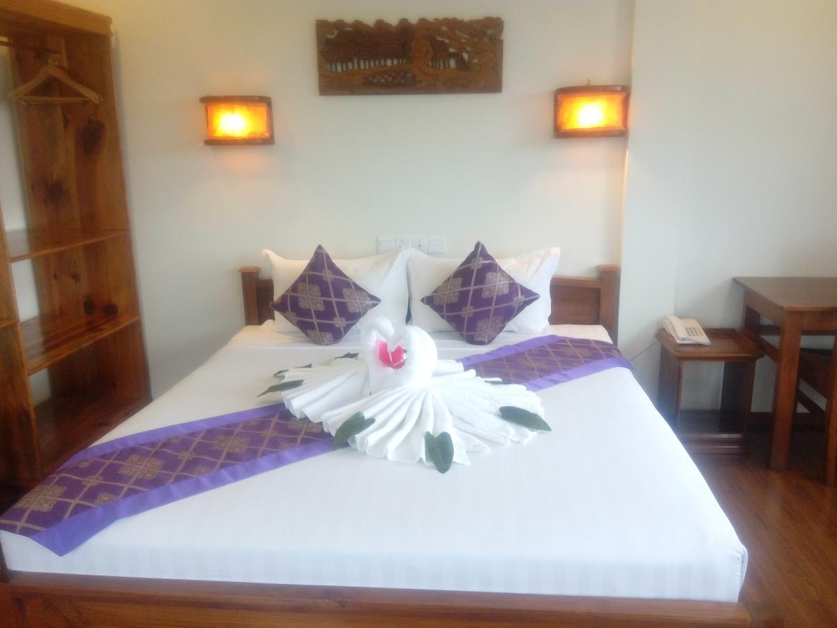 81 Central Hotel Nyaung Shwe Exterior photo